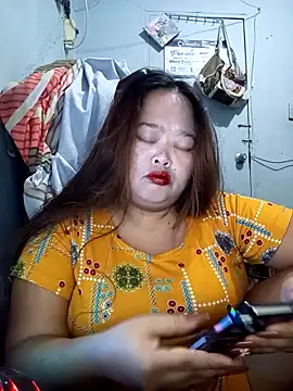 Snapshot of sweetbigtits19 chatting on 1, 4, 2026 sweetbigtits19 online show from 1, 4, 2026