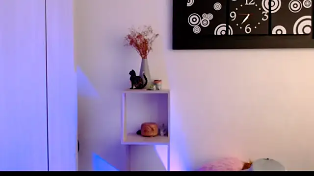 Camila-ventura online show from 11, 2, 2026