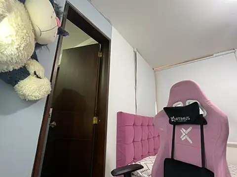 lucy grey25 online show from 10, 9, 2025