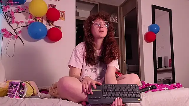 Snapshot of Sharon_Black chatting on 12, 7, 2026 Sharon Black online show from 12, 7, 2026