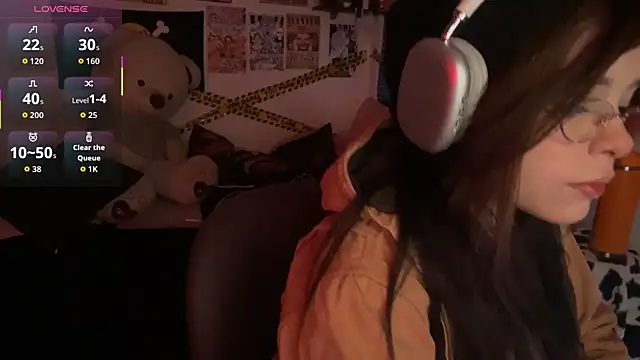 Snapshot of PixelKitty_ chatting on 1, 12, 2025 PixelKitty online show from 1, 12, 2025