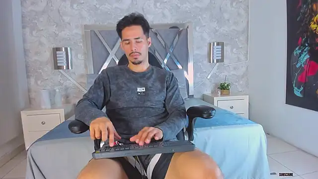 Snapshot of loghan_fox chatting on 26, 9, 2025 loghan fox online show from 26, 9, 2025