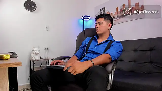  Juanes online show from 4, 11, 2025