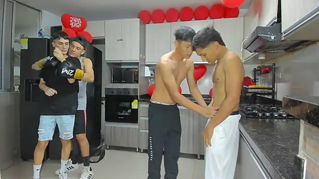 Snapshot of Crazymen_hot chatting on 21, 9, 2025 Crazymen hot online show from 21, 9, 2025