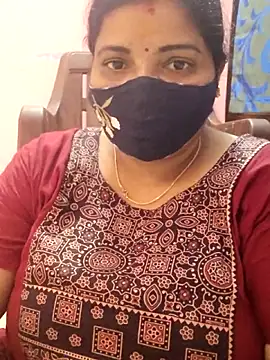 Snapshot of lathikaqueentamil chatting on 2, 10, 2025 lathikaqueentamil online show from 2, 10, 2025