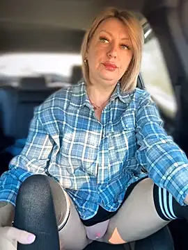 Milena-MilfaXXX online show from 29, 3, 2026