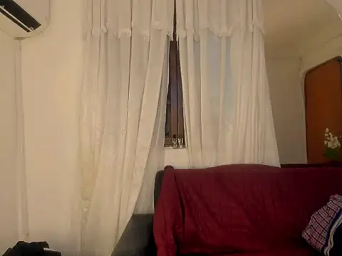 nahomy ryans online show from 5, 12, 2025