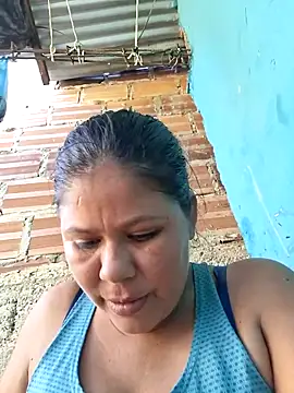 Snapshot of hotmom33 chatting on 26, 10, 2025 hotmom33 online show from 26, 10, 2025