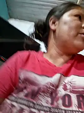 Snapshot of hotmom33 chatting on 5, 11, 2025 hotmom33 online show from 5, 11, 2025