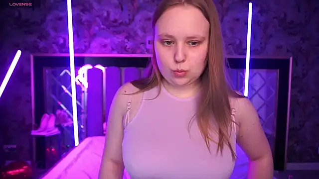 CrystallPaws online show from 8, 4, 2026