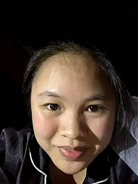 Snapshot of NhuFox chatting on 27, 10, 2025 NhuFox online show from 27, 10, 2025