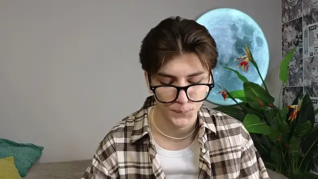 Oliver Starboy online show from 2, 10, 2025