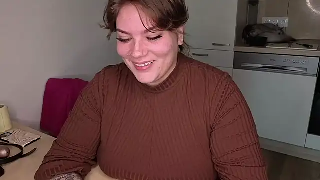 MaeNoir online show from 22, 10, 2025