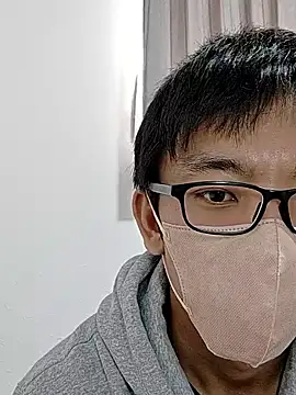 Snapshot of mitsuki0915 chatting on 15, 12, 2025 mitsuki0915 online show from 15, 12, 2025