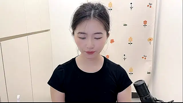 Snapshot of Rosalind_xixi chatting on 6, 10, 2025 Rosalind xixi online show from 6, 10, 2025
