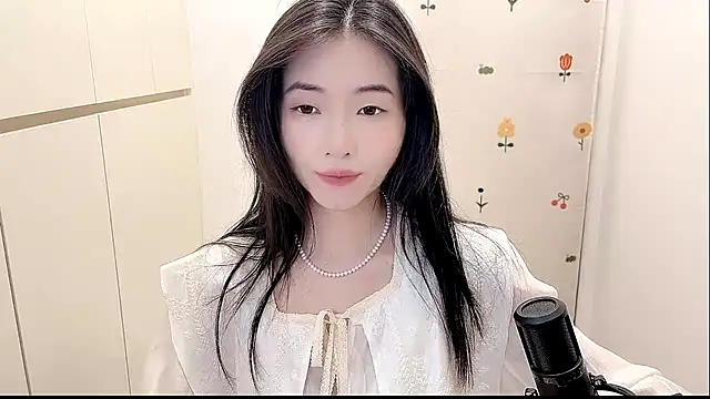 Snapshot of Rosalind_xixi chatting on 13, 10, 2025 Rosalind xixi online show from 13, 10, 2025