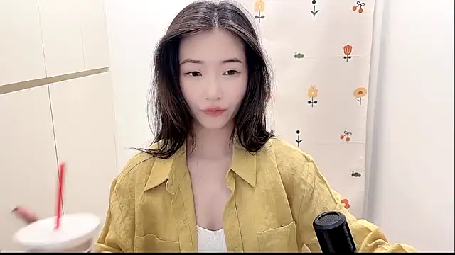 Snapshot of Rosalind_xixi chatting on 14, 10, 2025 Rosalind xixi online show from 14, 10, 2025
