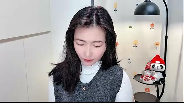 Snapshot of Rosalind_xixi chatting on 14, 12, 2025 Rosalind xixi online show from 14, 12, 2025