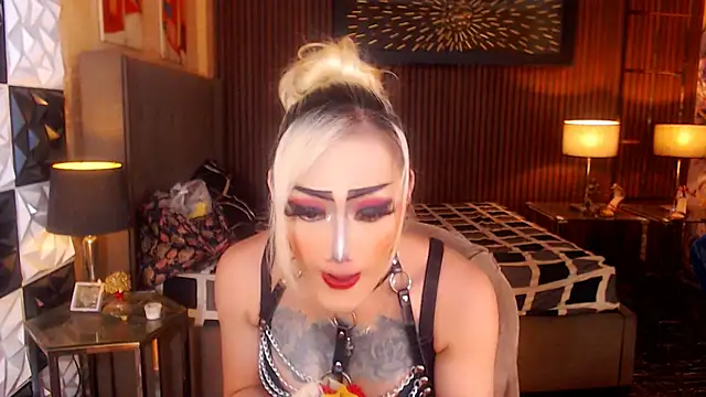 Snapshot of HorseCockDivine chatting on 29, 4, 2026 HorseCockDivine online show from 29, 4, 2026