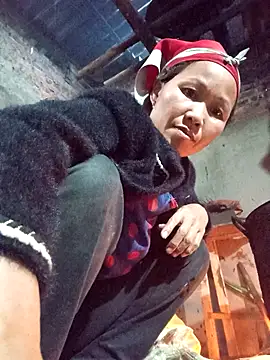 Snapshot of TinTin321 chatting on 2, 11, 2025 TinTin321 online show from 2, 11, 2025