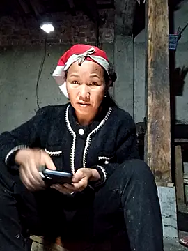 Snapshot of TinTin321 chatting on 19, 11, 2025 TinTin321 online show from 19, 11, 2025