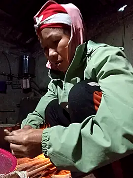 Snapshot of TinTin321 chatting on 20, 11, 2025 TinTin321 online show from 20, 11, 2025