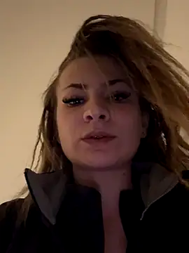 IsabellaEtha online show from 13, 9, 2025