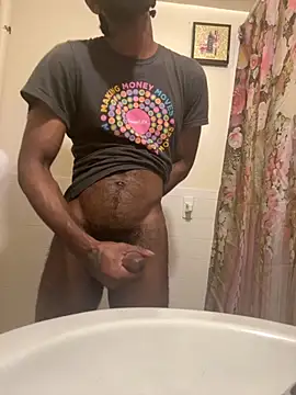 Snapshot of BigBDMari chatting on 8, 9, 2025 BigBDMari online show from 8, 9, 2025