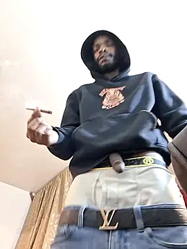 Snapshot of BigBDMari chatting on 17, 12, 2025 BigBDMari online show from 17, 12, 2025