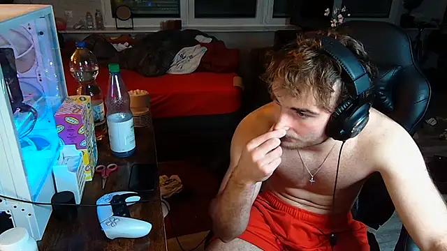 Snapshot of Rudi2007Eye chatting on 28, 9, 2025 Rudi2007Eye online show from 28, 9, 2025