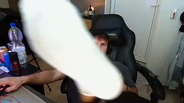 Snapshot of Rudi2007Eye chatting on 2, 3, 2026 Rudi2007Eye online show from 2, 3, 2026