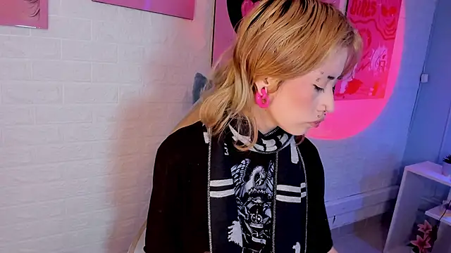 Hannahpage online show from 16, 10, 2025