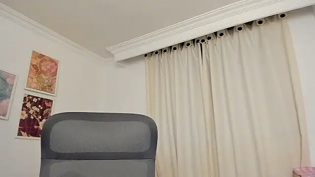 Snapshot of canelleGarces chatting on 27, 5, 2026 canelleGarces online show from 27, 5, 2026