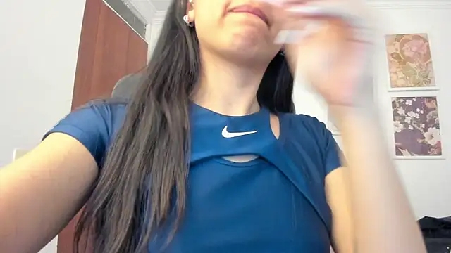 Snapshot of canelleGarces chatting on 7, 6, 2026 canelleGarces online show from 7, 6, 2026