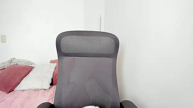 Snapshot of canelleGarces chatting on 25, 6, 2026 canelleGarces online show from 25, 6, 2026