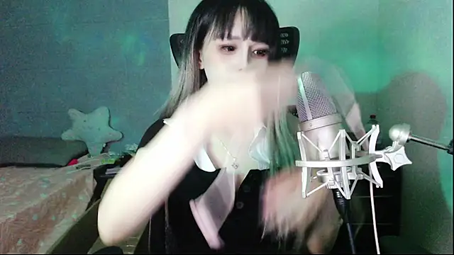twlilybae online show from 27, 6, 2026