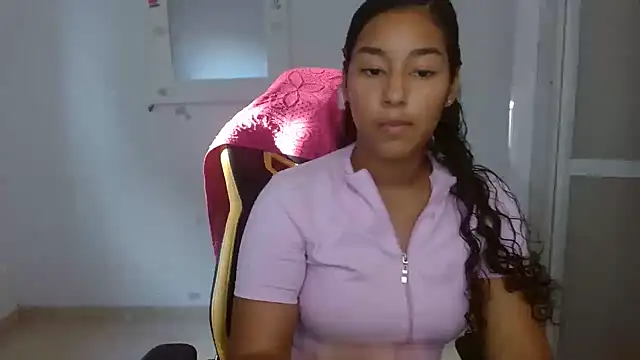 Snapshot of alicie_shy1 chatting on 10, 9, 2025 alicie shy1 online show from 10, 9, 2025