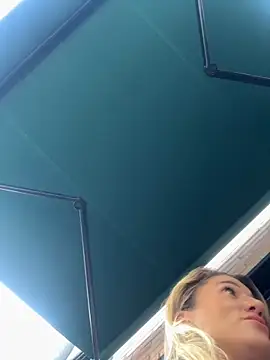 Snapshot of CamyBlossom chatting on 11, 10, 2025 CamyBlossom online show from 11, 10, 2025