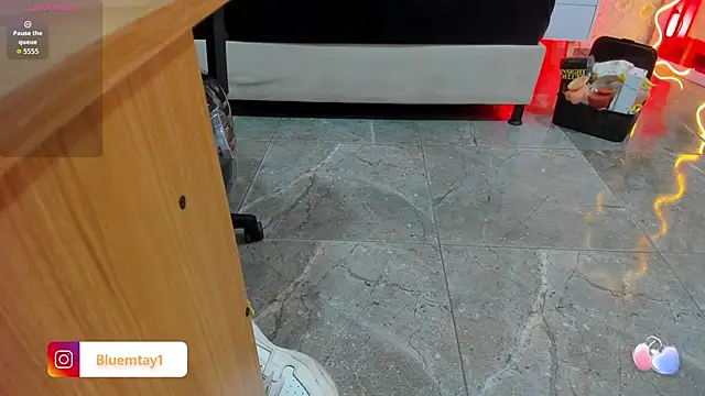 BLUE TAY1 online show from 18, 10, 2025