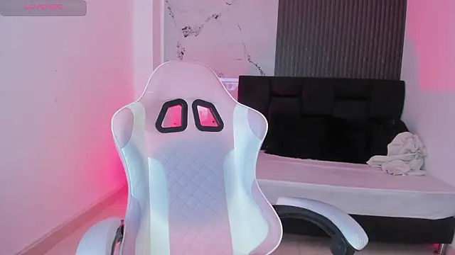 chloesagee online show from 4, 3, 2026