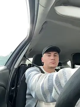 Snapshot of Hansonbloux chatting on 4, 10, 2025 Hansonbloux online show from 4, 10, 2025