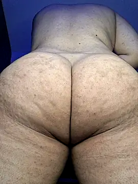 Snapshot of kit_hott chatting on 27, 6, 2026 kit hott online show from 27, 6, 2026