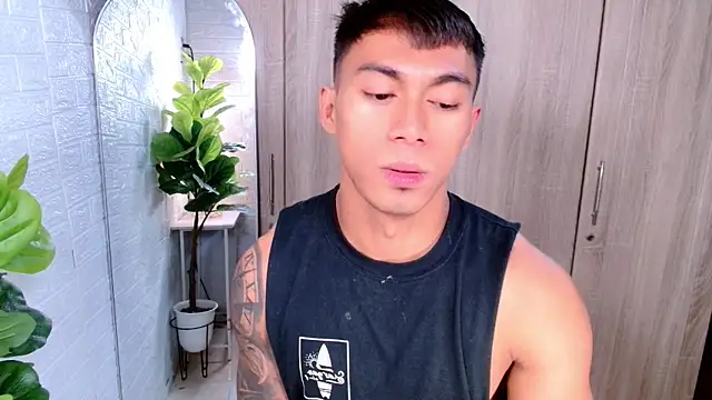 Snapshot of PinooyMilker chatting on 5, 11, 2025 PinooyMilker online show from 5, 11, 2025