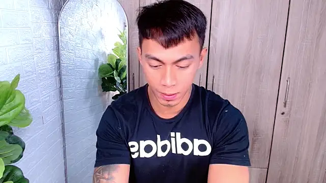 Snapshot of PinooyMilker chatting on 15, 11, 2025 PinooyMilker online show from 15, 11, 2025