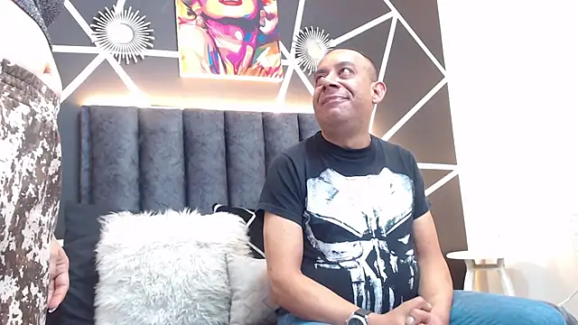 Snapshot of GabrielandAbigail chatting on 5, 2, 2026 GabrielandAbigail online show from 5, 2, 2026