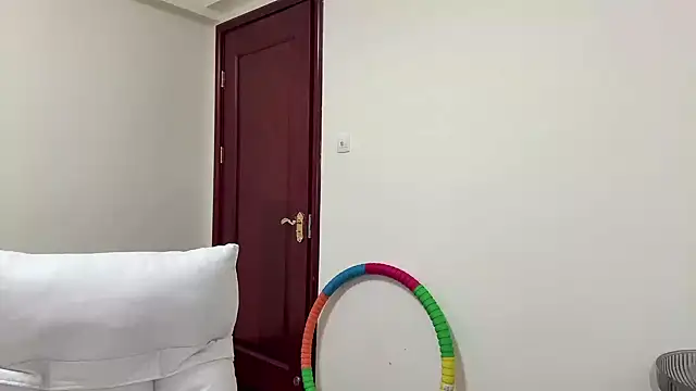 Nicole-13 online show from 6, 4, 2026