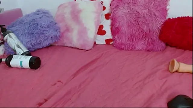 Snapshot of suzanhot_30 chatting on 21, 11, 2025 suzanhot 30 online show from 21, 11, 2025