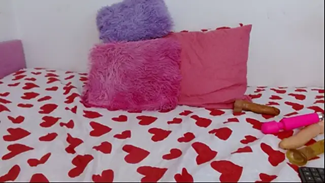 Snapshot of suzanhot_30 chatting on 26, 11, 2025 suzanhot 30 online show from 26, 11, 2025