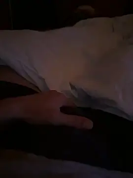 Snapshot of ThomDickenson chatting on 25, 9, 2025 ThomDickenson online show from 25, 9, 2025