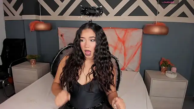 EmilyZahar online show from 31, 10, 2025